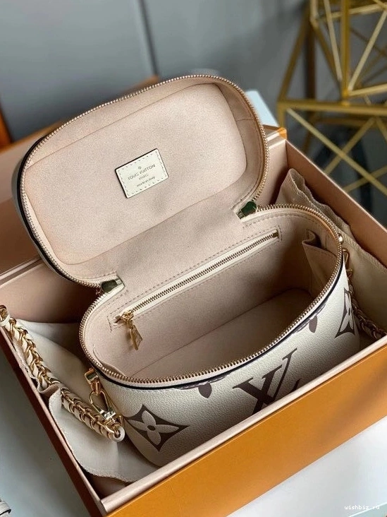 WIS LOUIS PM VANITY VUITTON 1227